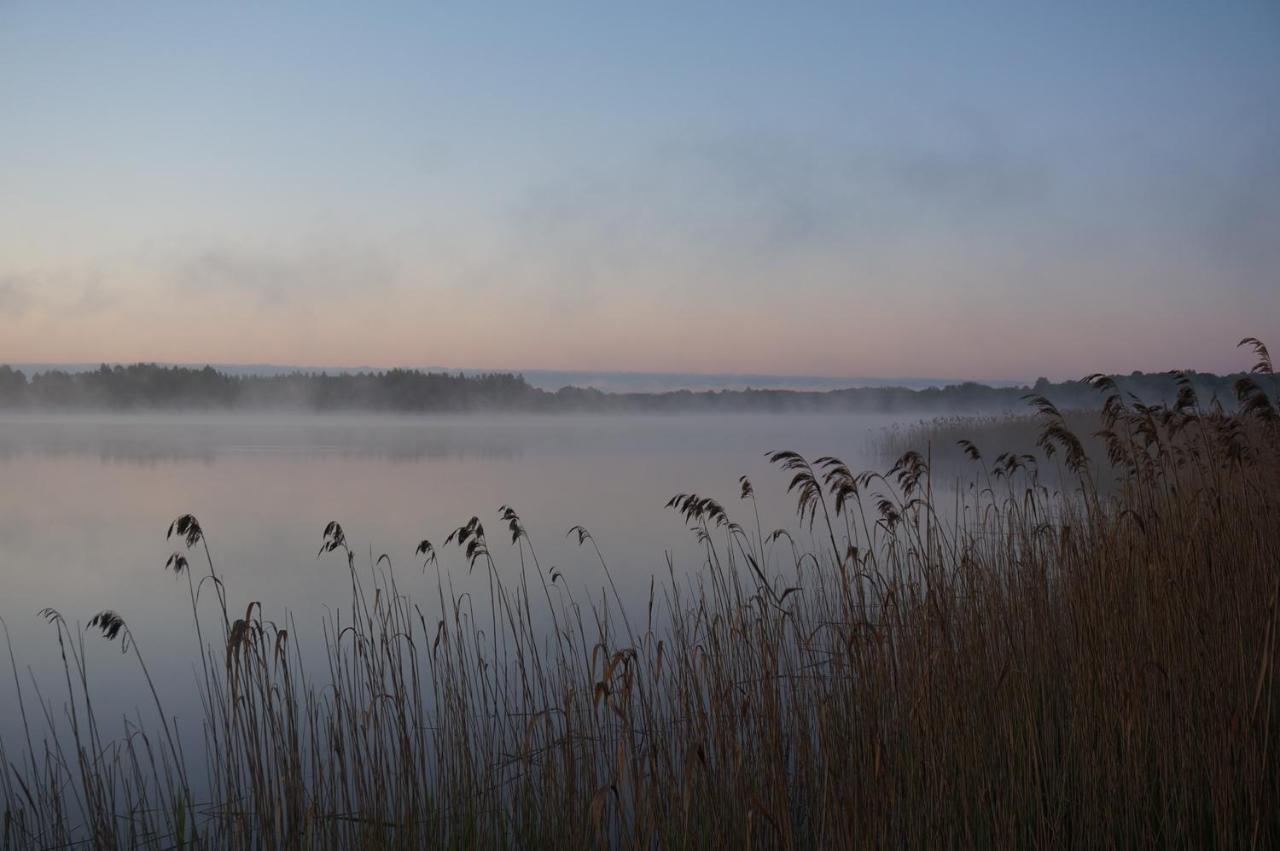 Domki Nad Jeziorem Półwysep SURYTY Exterior foto