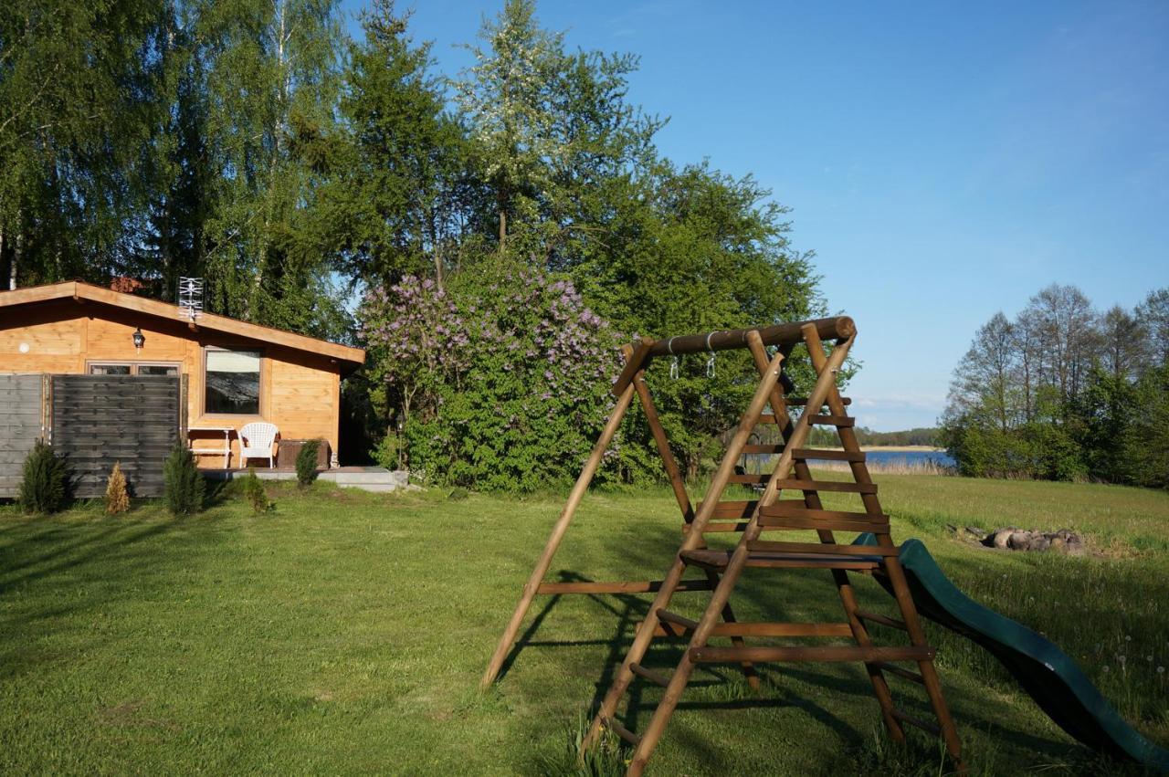 Domki Nad Jeziorem Półwysep SURYTY Exterior foto